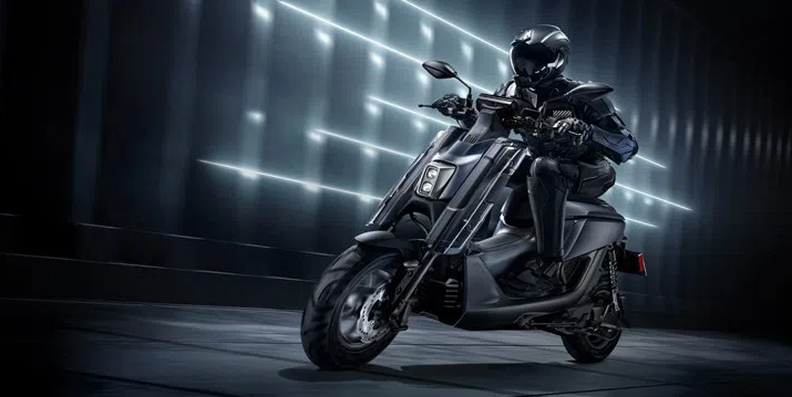 Yamaha, yeni elektrikli scooter’ı EMF’yi tanıttı